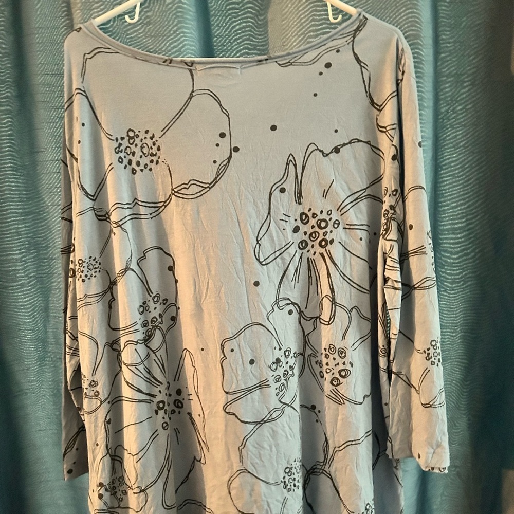 Chalet et Céci xL Black and pale green Floral Top- long sleeves- round neckline - Picture 1 of 8